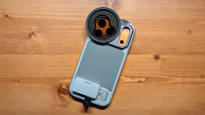 【レビュー】日常に溶け込むシネマ装備。TILTA Khronos Lite iPhoneケースが「最適解」だった理由